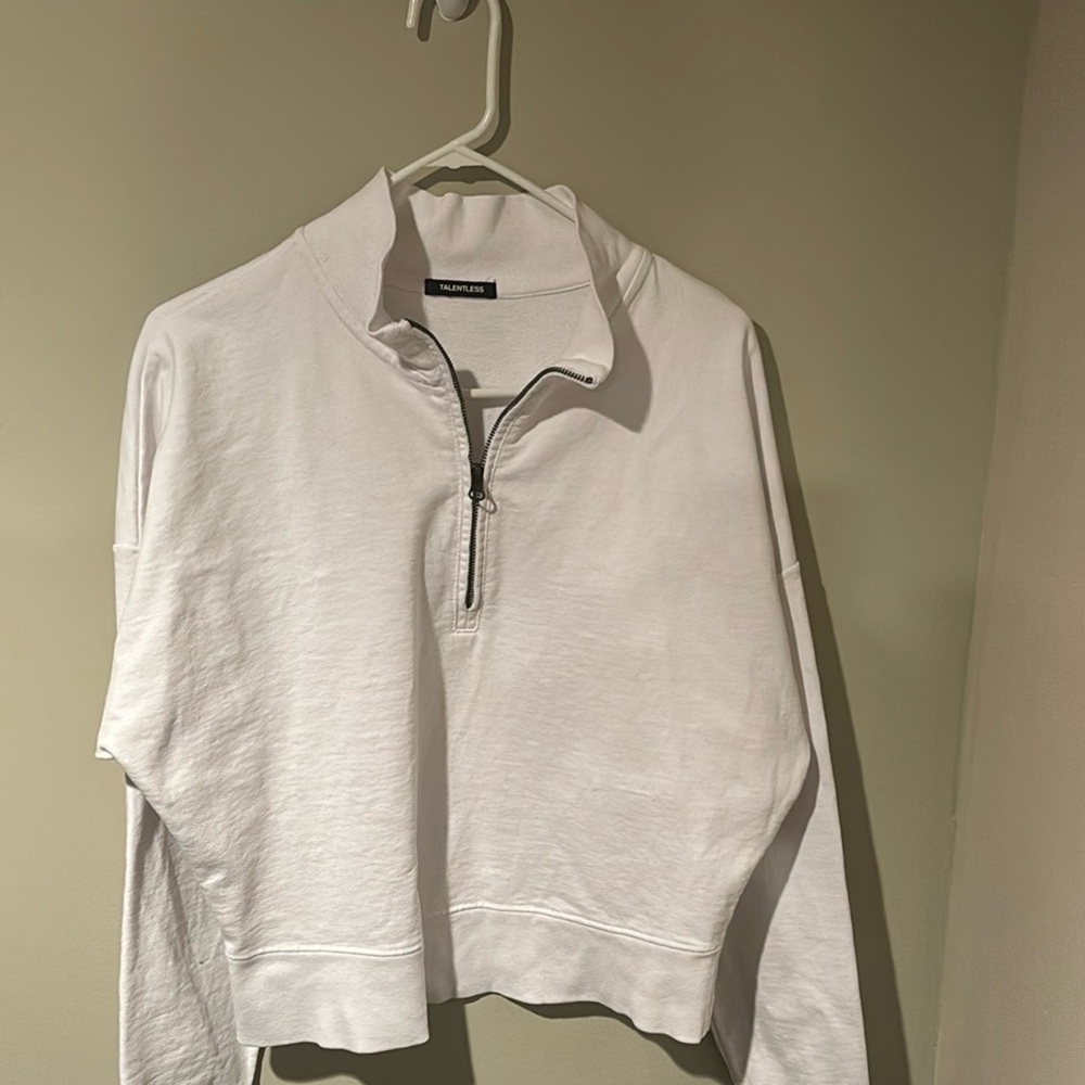 Talentless Women’s Size Large White Sweater